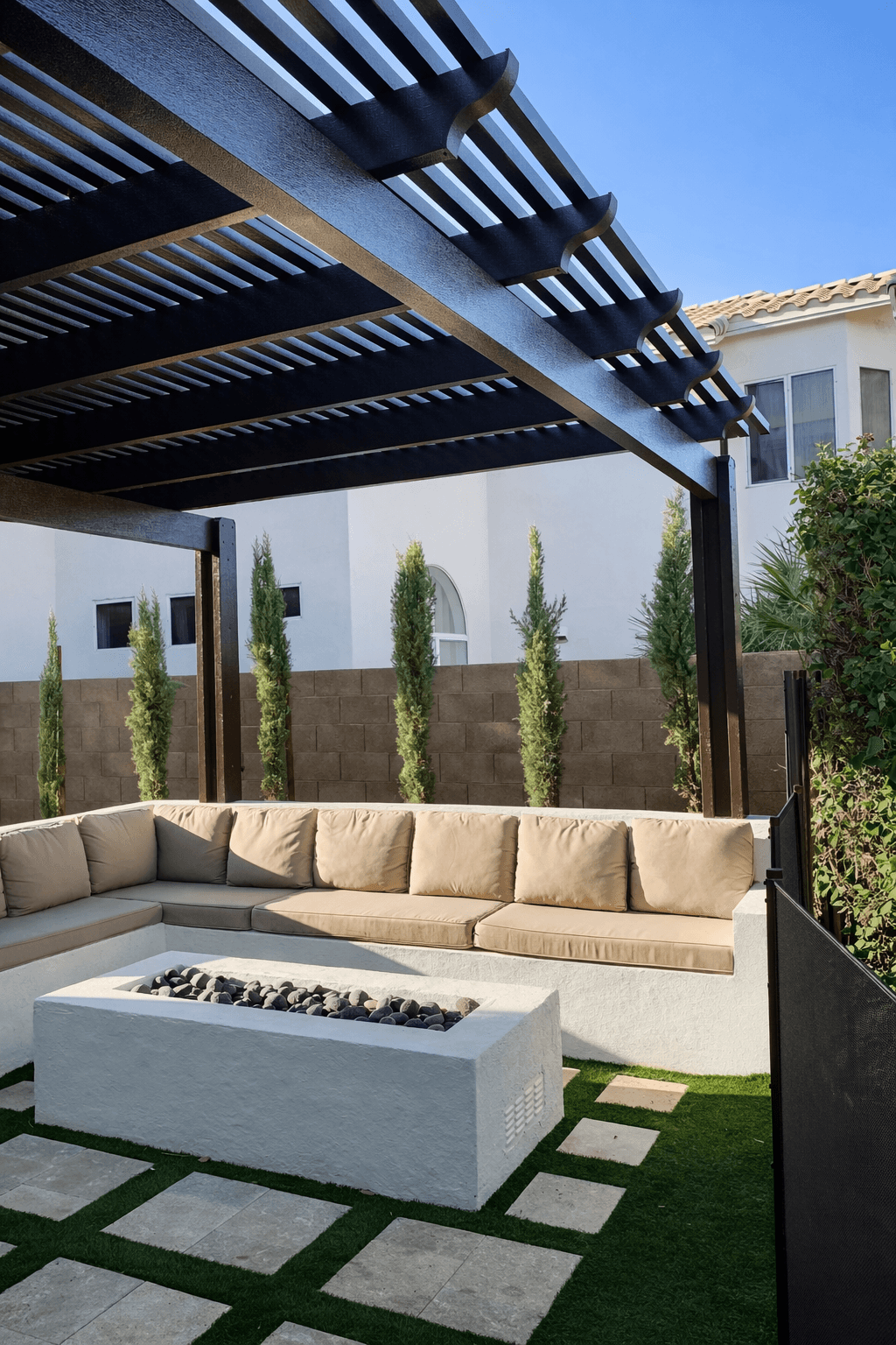Completed Arizona backyard with turf and pavers
